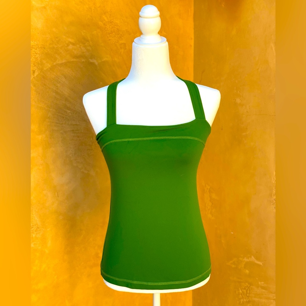 One Tooth Workout Top with Built-in Bra - Green - Size M